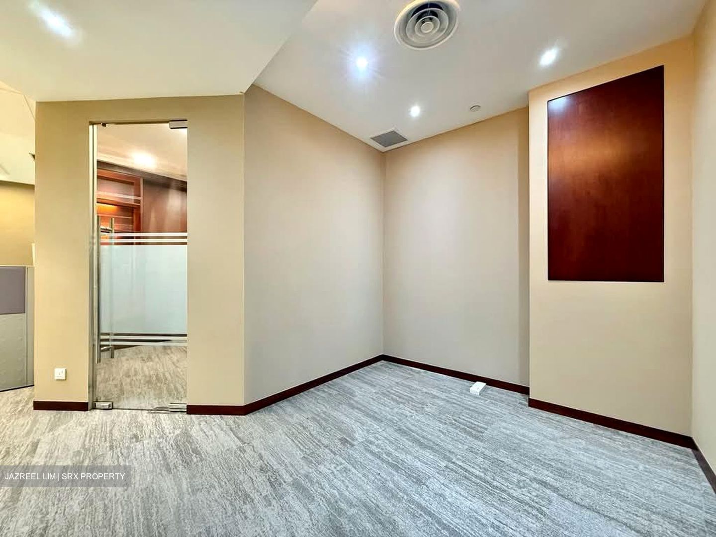 Samsung Hub (D1), Office #551909181